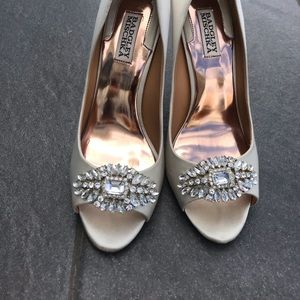 BADGLEY MISCHKA cream wedding shoes.